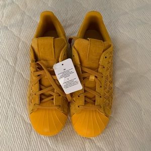 NEW Adidas classics Suede